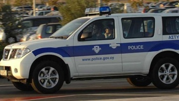 Κορωνοϊός - Κύπρος: Έφτυσε αστυνομικούς που έκαναν έλεγχο για άσκοπη κυκλοφορία