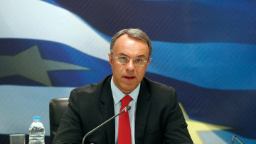 Μέτρα για τον κορωνοϊό - Σταϊκούρας: Αναβολή 75 ημερών για τις επιταγές - «Επίδομα» 600 ευρώ σε γιατρούς, δικηγόρους, μηχανικούς