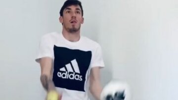 Κορωνοϊός: Ο Μπάρκας μας δείχνει πως προπονείται ένας γκολκίπερ μέσα στο σπίτι