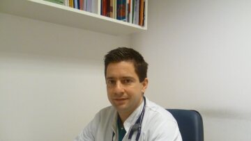 Ο κορωνοϊός «στοχεύει» την καρδιά σύμφωνα με νέες μελέτες - Τι λέει καθηγητής καρδιολογίας