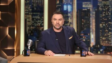 Γρηγόρης Αρναούτογλου: Πώς σχολιάζει την «πάσα» που έπαιρνε η εκπομπή του από τις Άγριες Μέλισσες;