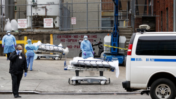 Κορωνοϊός - ΗΠΑ: Απόλυτο χάος και παγκόσμιο ρεκόρ με 1.169 νεκρούς σε ένα 24ωρο