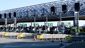 Κορωνοϊός: «Παγώνει» η ΑΑΔΕ τις μεταβολές μόνιμης κατοικίας