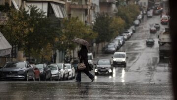 Καιρός: Σε κλοιό κακοκαιρίας η χώρα την Κυριακή - Πού θα βρέξει, πού θα χιονίσει σήμερα 