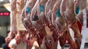 Κρήτη: Κρεοπώλης πωλούσε αμνοερίφια από ζωοκλοπή ή παράνομες σφαγές