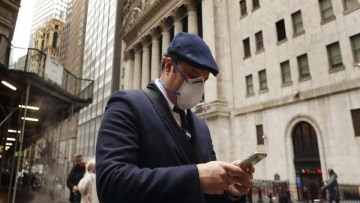 Κορωνοϊός - Wall Street: Ράλι άνω του 7% από την επιβράδυνση του αριθμού των θανάτων 