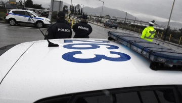 Θρίλερ στο Μοσχάτο: Κατήγγειλε στην Αστυνομία τον 85χρονο πατέρα της ως κρούσμα κορωνοϊού