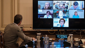 Κορωνοϊός - Μητσοτάκης σε γιατρούς Εντατικών: Σας ευχαριστώ, μας έχετε βγάλει ασπροπρόσωπους 