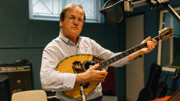  O Χρήστος Νικολόπουλος κάνει έκκληση για το επίδομα των 800 ευρώ σε τραγουδιστές και μουσικούς