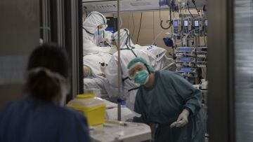 Κορωνοϊός: Μέσα στη μεγαλύτερη ΜΕΘ της Ισπανίας - «Ούτε στον πόλεμο, ούτε εδώ υπάρχουν ωράρια»