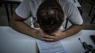 Πανελλαδικές με ύλη μέχρι τον Μάρτιο εξετάζει το υπ. Παιδείας