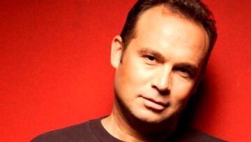  «Μένουμε σπίτι» - Κώστας Μακεδόνας: «Όλοι νιώθουμε την καταπίεση και την κλειστοφοβική αίσθηση»