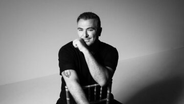  MEGA - «Μένουμε σπίτι»: Χαμός από μηνύματα για τον Αντώνη Ρέμο 