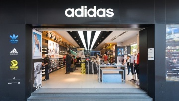 Κορωνοϊός - Γερμανία: Η Adidas παίρνει δάνειο τριών δισεκατομμυρίων ευρώ