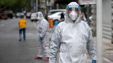 Κορωνοϊός: Πώς οι Κινέζοι παραπλάνησαν τον ΠΟΥ