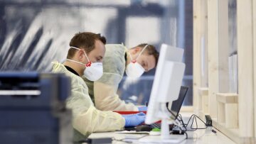 Εμβόλιο κορωνοϊού: Μην το περιμένετε πριν από 12 μήνες λέει ο ΠΟΥ