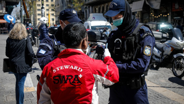 Πέτσας για Πάσχα: Ανοιχτό το ενδεχόμενο αυστηρών προστίμων για τους απείθαρχους