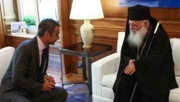 Επικοινωνία Μητσοτάκη - Ιερώνυμου: Η Εκκλησία ακολουθεί τις υποδείξεις των αρχών