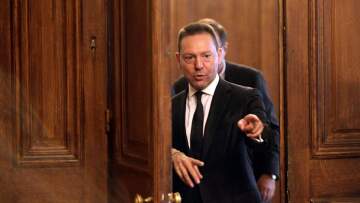 Στουρνάρας στους FT: «Το οικονομικό πακέτο που προτείνει η Ευρώπη δεν επαρκεί»