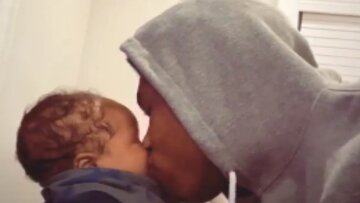 Αντετοκούνμπο: «Δεν θέλει τα φιλιά μου ο γιος μου» 