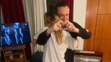Βίντεο: Ο Λευτέρης Πανταζής και η Κόνι Μεταξά χορεύουν αγκαλιά το Imagine 