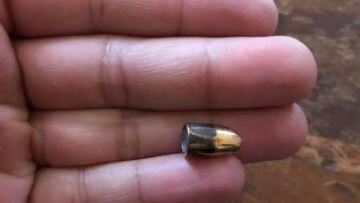 Μενίδι: Αδέσποτη σφαίρα καρφώθηκε στο τζάμι αυτοκινήτου 