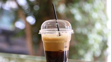 Πλαστικά ποτήρια: Σκέψεις για περιβαλλοντικό τέλος 