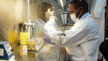 Κορωνοϊός: Αυτό είναι το νέο  αντι-ιϊκό φάρμακο για το οποίο μίλησε ο Τσιόδρας