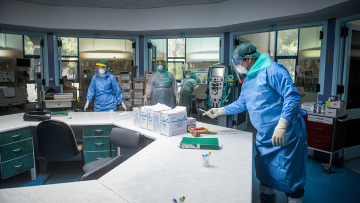 Περιστατικό επαναλοίμωξης από τον κορωνοϊό ερευνάται στην Ελλάδα 