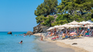 Άρση μέτρων: Πότε ανοίγουν γυμναστήρια και πλαζ - Το ημερολόγιο για την «Γέφυρα ασφαλείας»