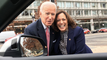 ΗΠΑ: Ο Μπάιντεν, το Alzheimer και… «η μπάτσος του Beverly Hills»