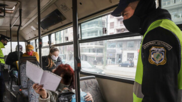 Καραμανλής: Διπλασιάζονται τα λεωφορεία - Θεσμοθετούνται οι «βοηθοί επιβατών»