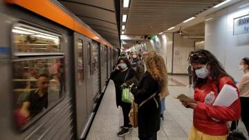 Μέσα Μεταφοράς -κορωνοϊός: Με μάσκα και κενά καθίσματα - Ανά 6 λεπτά οι συρμοί του μετρό