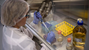 Κορωνοϊός: Τα εμβόλια της πρωτοποριακής τεχνικής mRNA γεννούν ελπίδες για λύση στον εφιάλτη