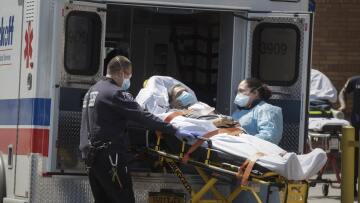 Κορωνοϊός - ΗΠΑ: 2.333 νεκροί το τελευταίο 24ωρο - Πάνω από 71.000 συνολικά τα θύματα