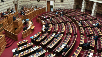 Βουλή: Κόντρα κυβέρνησης - αντιπολίτευσης για τη Συμφωνία Πρεσπών και τις άρσεις ασυλίας