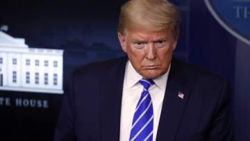 Κορωνοϊός - ΗΠΑ: Τώρα και στον Λευκό Οίκο - Κλονίζεται το αφήγημα Τραμπ για την πανδημία