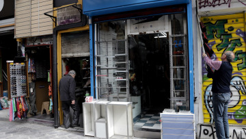 Άρση μέτρων: Μέρα «ορόσημο» για την επιστροφή στην κανονικότητα - Ανοίγουν μαγαζιά, νησιά και σχολεία