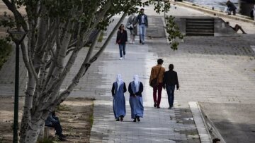 Κορωνοϊός στη Γαλλία: Αύξηση των κρουσμάτων - Άλλοι 351 νέοι θάνατοι 