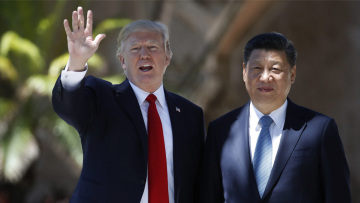 «Πόλεμος» ΗΠΑ-Κίνας για τον κορωνοϊό: Μέχρι που μπορεί να φθάσει η σύγκρουση;