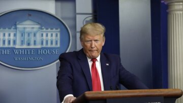 Ο Τραμπ καθαίρεσε τον γενικό επιθεωρητή του Στέιτ Ντιπάρτμεντ