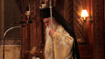 Ο Αμβρόσιος αφόρισε Μητσοτάκη, Κεραμέως, Χαρδαλιά - Έφευγαν οι πιστοί από τον ναό