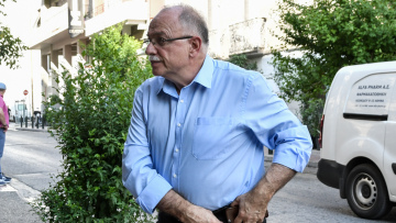 Δημήτρης Παπαδημούλης: Μπήκε στη Βουλή με 1 στρέμμα και τώρα έχει 28 ακίνητα