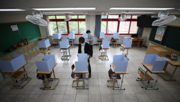 Κορωνοϊός - Νότια Κορέα: Τα 193 κρούσματα σε μαθητές και δασκάλους «κλείνουν» τα σχολεία στη Σεούλ