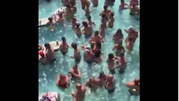 Σάλο προκαλεί βίντεο από πάρτι σε πισίνα με εκατοντάδες προσκεκλημένους 