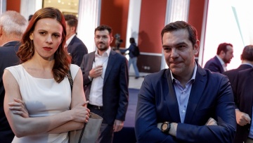 «Μένουμε όρθιοι ΙΙ»: Γιατί ο ΣΥΡΙΖΑ επέστρεψε στο Ζάππειο