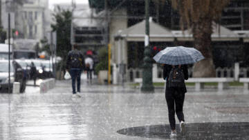 Ο καιρός τρελάθηκε: Χιόνια, καταιγίδες και πτώση θερμοκρασίας - Πώς θα εξελιχθούν τα φαινόμενα τα επόμενα 24ωρα