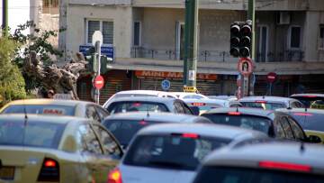 Κίνηση τώρα: Κλειστή η Σταδίου, λόγω συλλαλητηρίου εργαζομένων στον επισιτισμό