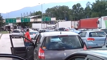 Εξομαλύνεται η κατάσταση στον Προμαχώνα - Επιστρέφουν στη χώρα τους οι Σέρβοι