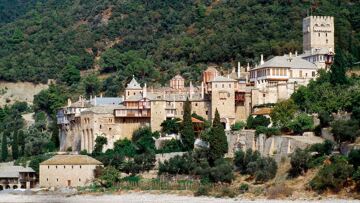 Κορωνοϊός: Τουλάχιστον οκτώ κρούσματα στο Άγιο Όρος